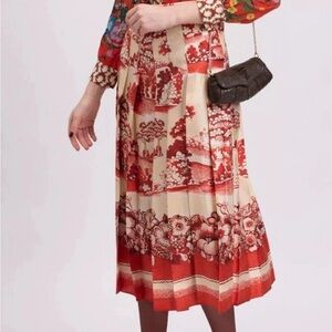 Authentic Gucci pleated skirt 38